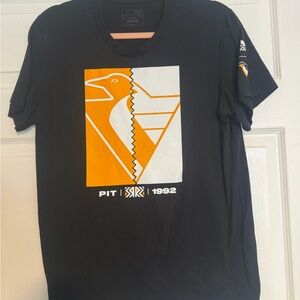 Women's L Adidas Black Pittsburgh Penguins Reverse Retro 2.0 Playmaker T-Shirt